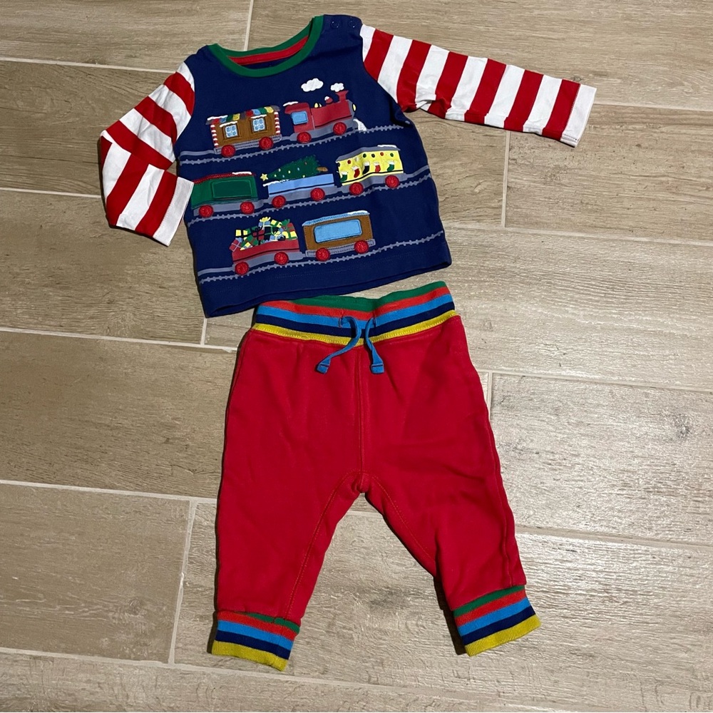 BABY BODEN 6/9 Christmas train playset